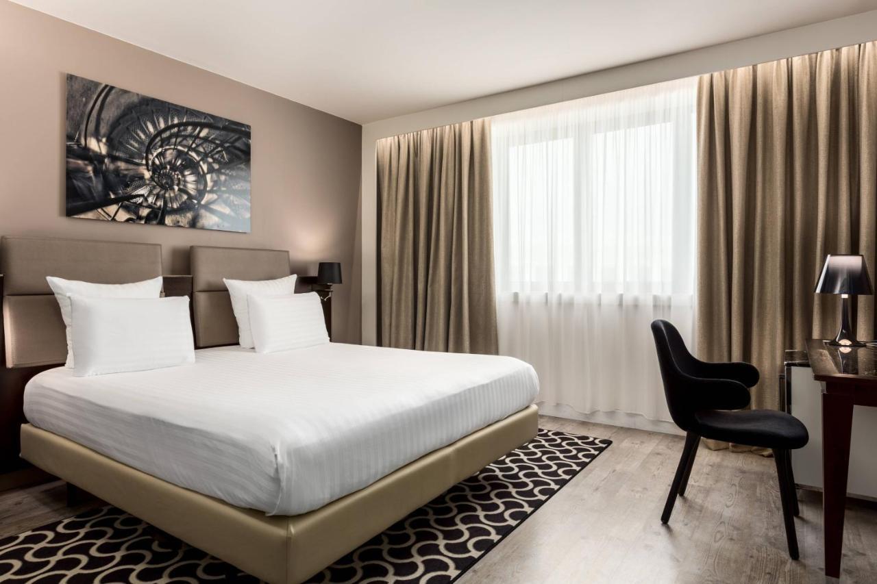 Ac Hotel Paris Porte Maillot By Marriott Exterior photo