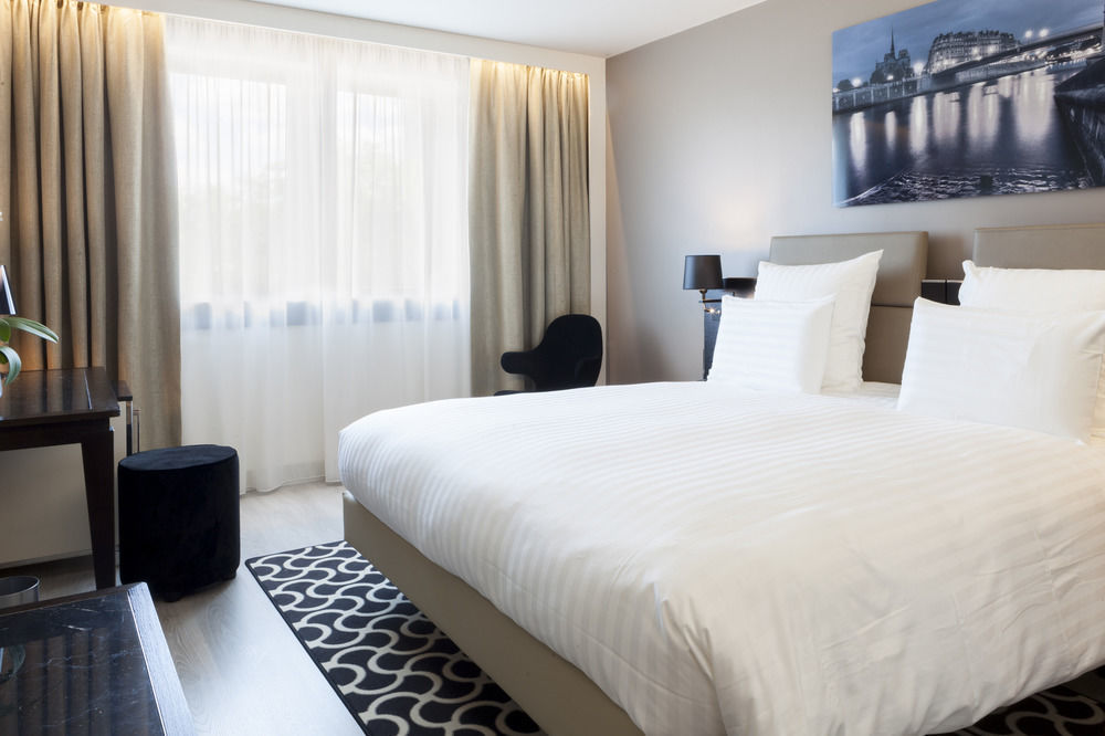 Ac Hotel Paris Porte Maillot By Marriott Exterior photo